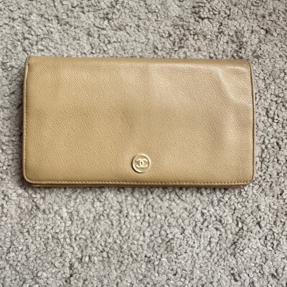 Chanel Beige Wallet - Picture 1 of 12